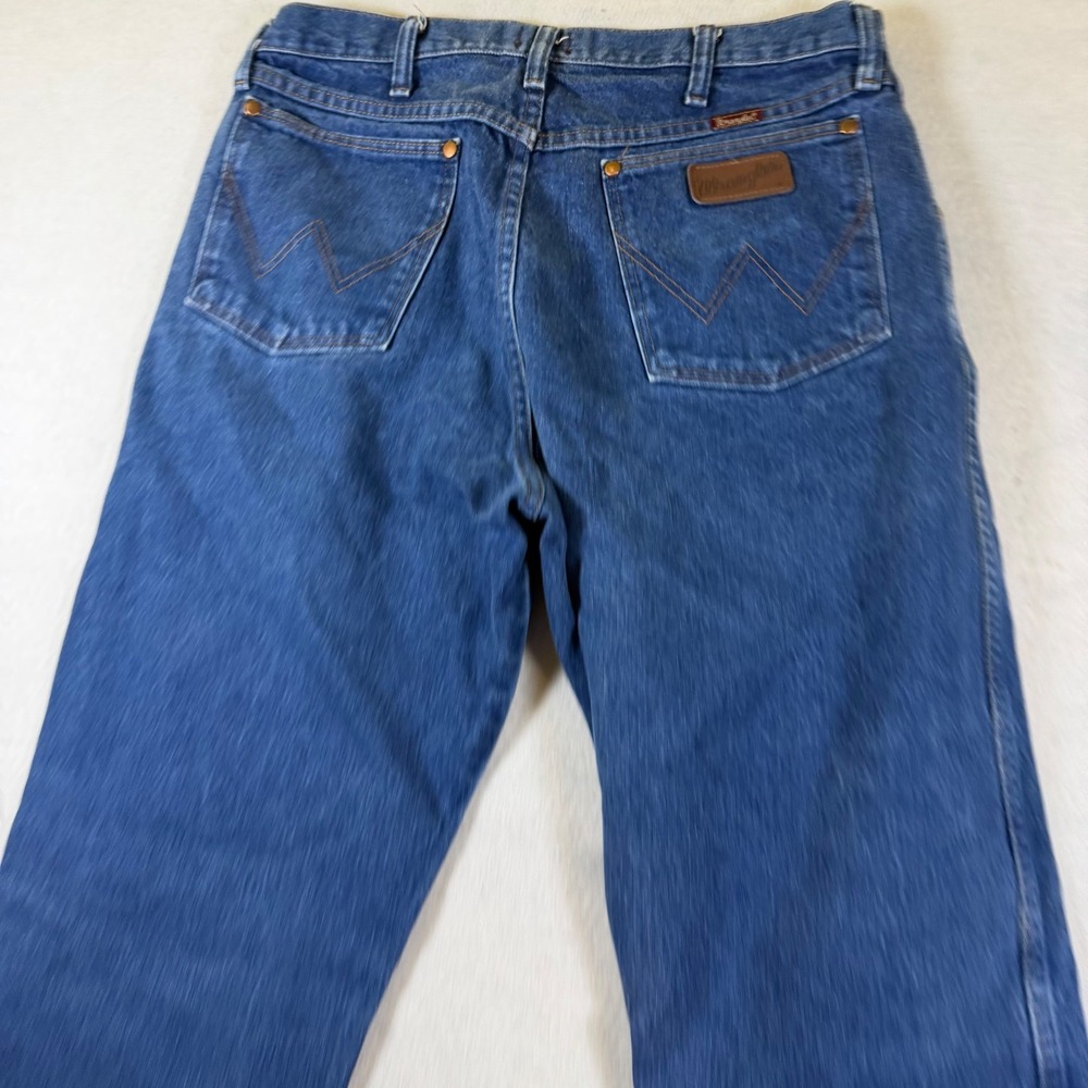 Wrangler 31MWZPW Mens Relaxed Fit Straight Leg Jeans Medium Wash Blue‎ 34x32